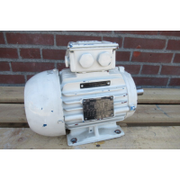 .2,2 KW 2850 RPM asmaat 24mm, B3 IE3. nieuwstaat.